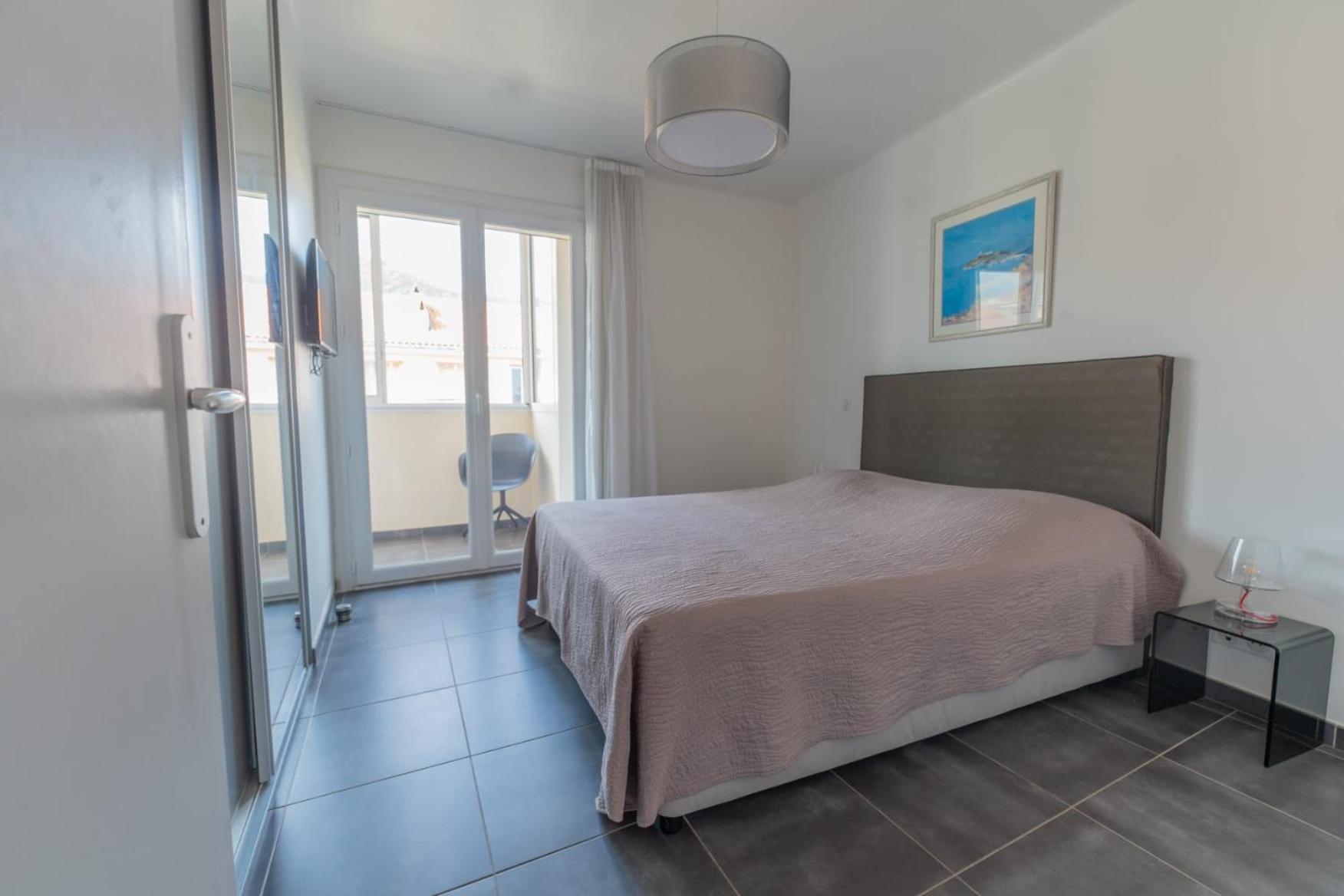 Apartment Magnifique F3 Les Pieds Dans L'eau. Ajaccio (Corsica)